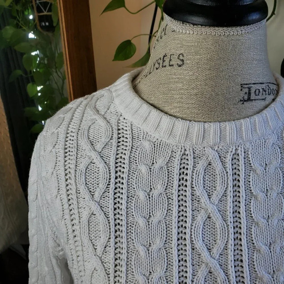 White Fisherman Cableknit Crew Neck Sweater (Size M) - Picture 3 of 8